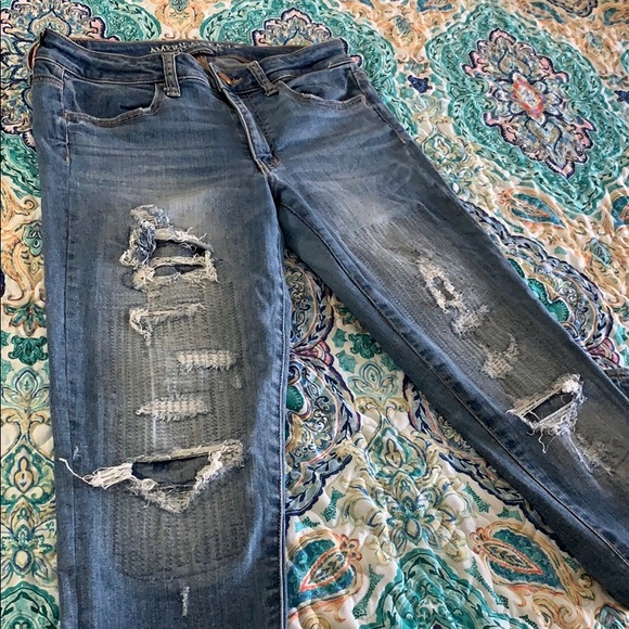 Destroyed jeans - Picture 1 of 3